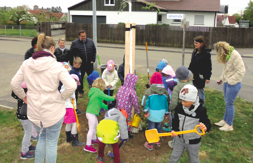 Baumpflanzaktion in Langenau