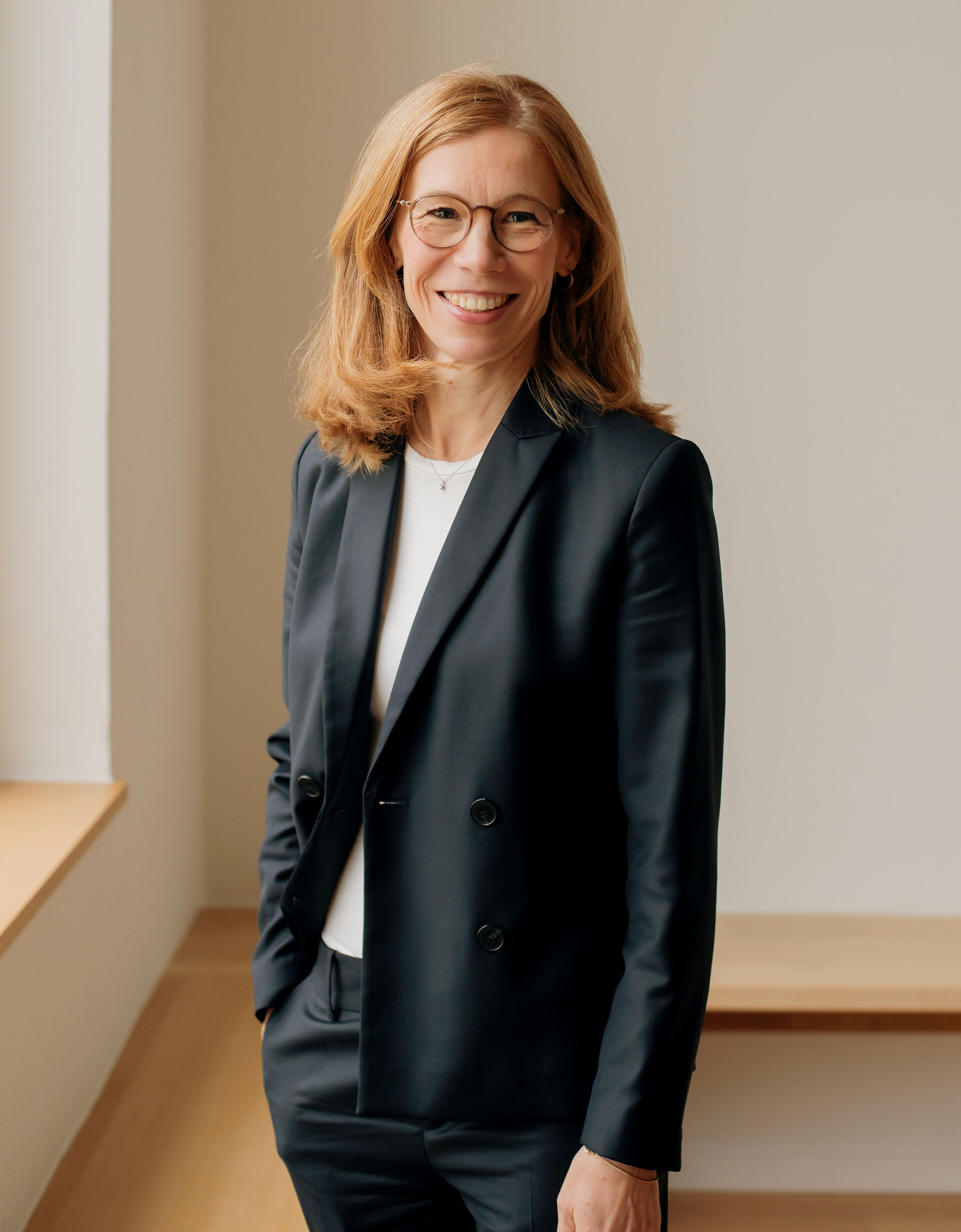 Barbara Pampe ist Vorständin der Montag Stiftung Jugend und Gesellschaft. Die Stiftung entwickelt bundesweit Modellprojekte für zukunftsfähige Schulbauten und stellt praxiserprobte Lösungen für Kommunen öffentlich zur Verfügung.