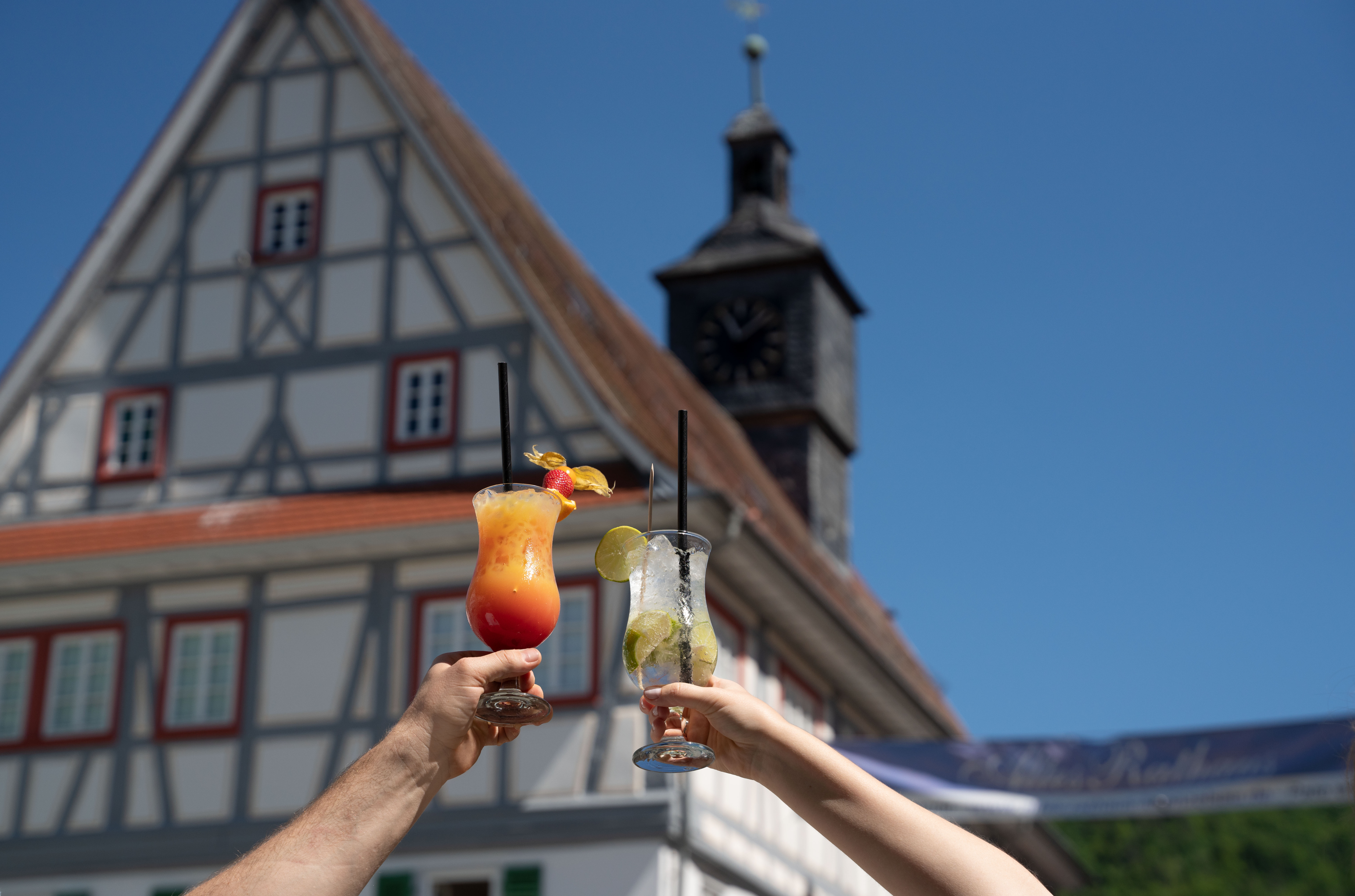 Mit dem Slogan "Sommer in der Stadt" wirbt Künzelsau für die Veranstaltungen rund um ihre Sandstrände. (c)Olivier Schniepp/Stadt Künzelsau