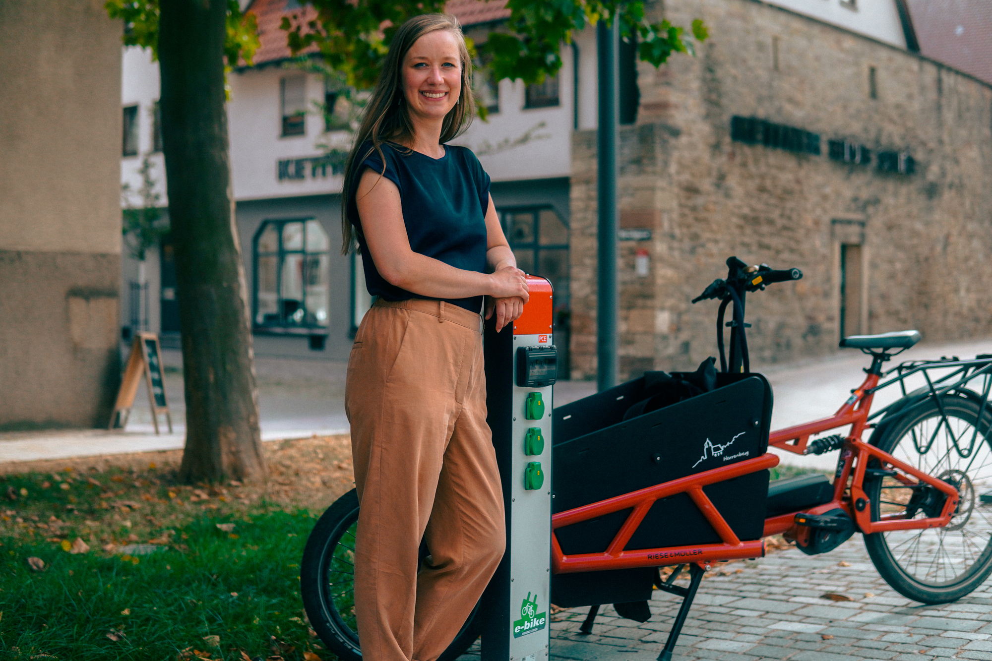 Jana Zieger ist Projektmanagerin für Nachhaltige Mobilität, Datenmanagement & stadtnavi in der Stabsstelle Klima- und Umweltschutz der Stadtverwaltung Herrenberg