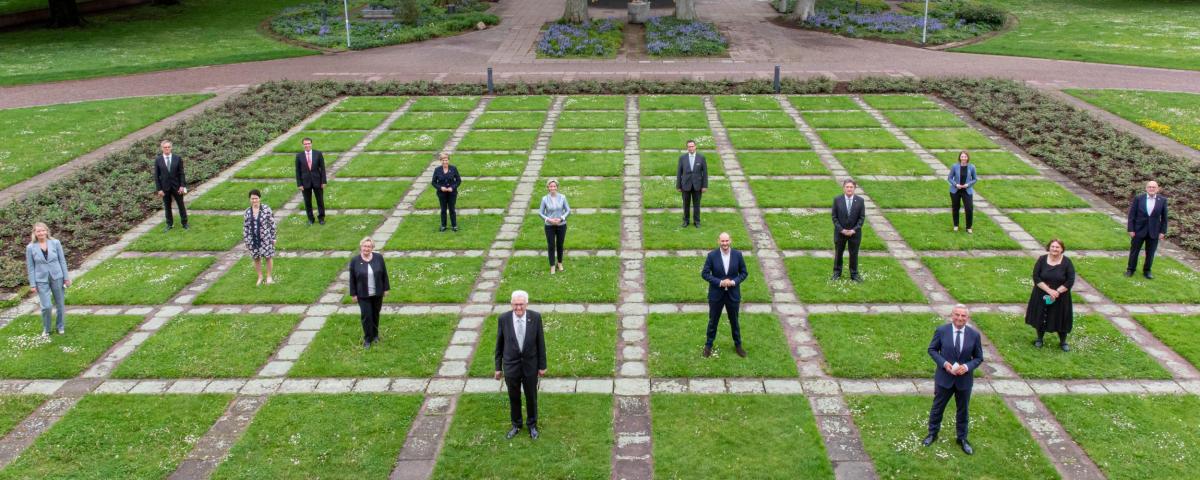 Die Landesregierung startet mit den Herausforderungen Ukrainekrieg und Coronapandemie in ihr zweites Jahr