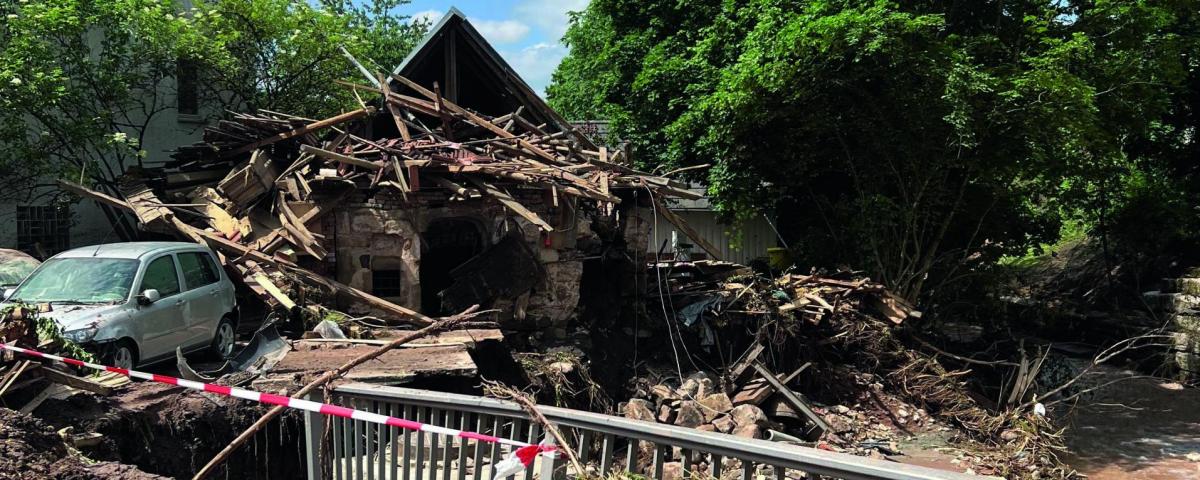 Zerstörtes Gebäude nach der Unwetterkatastrophe in Rudersberg