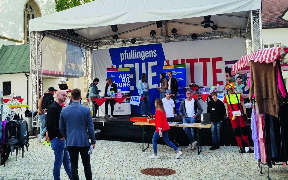 Bühne der Lehrstellenrallye auf dem Pfullinger Marktplatz
